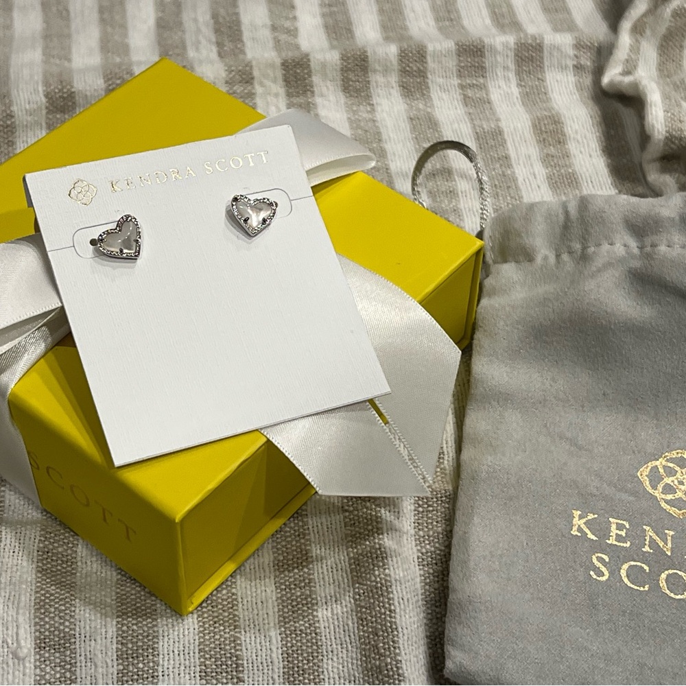 Kendra Scott Ari Heart Silver Mother of Pearl Stud Earrings